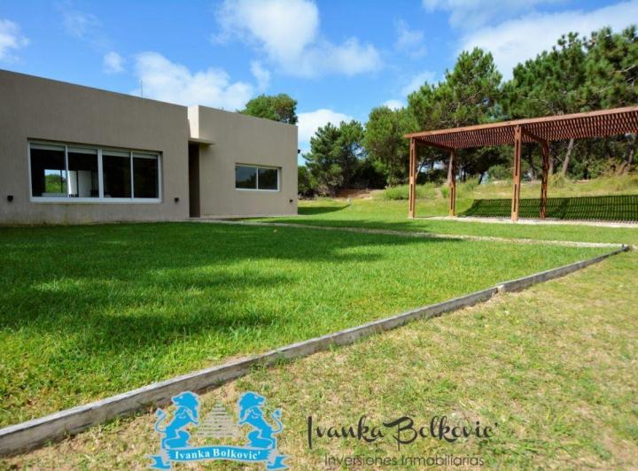 Casa · 140m² · 4 Ambientes · 1 Cochera