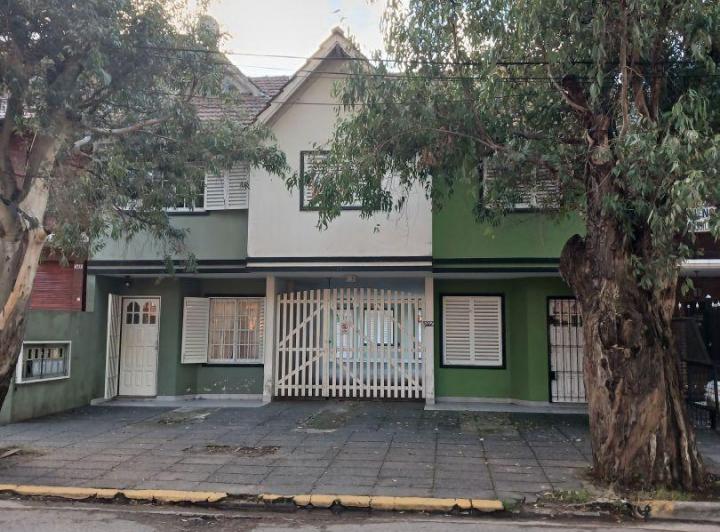 Casa · 60m² · 4 Ambientes · 1 Cochera