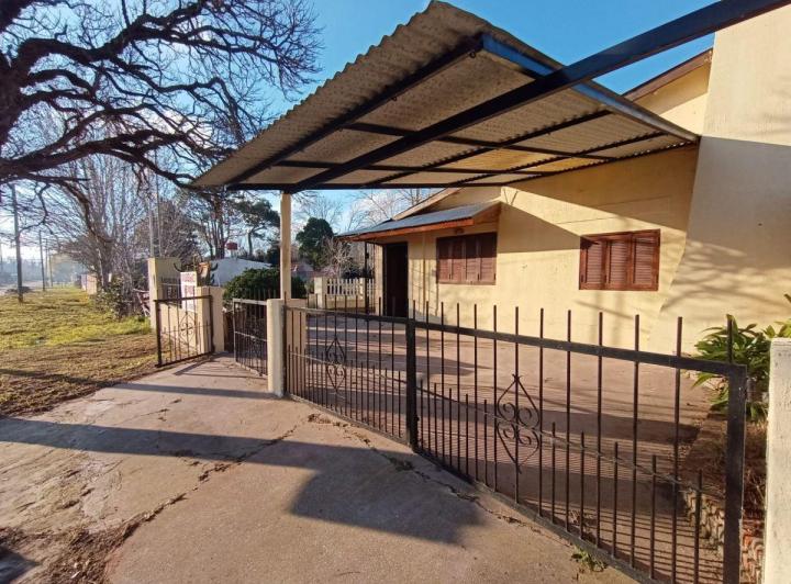 Casa · 95m² · 5 Ambientes · 1 Cochera
