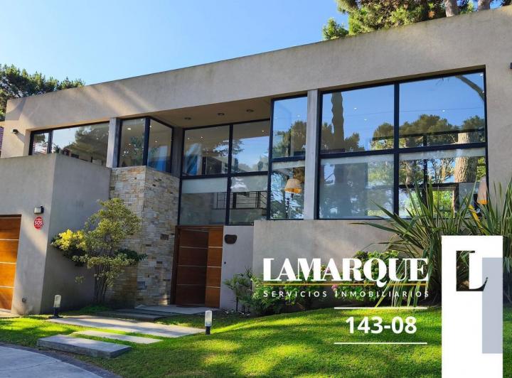 Casa · 180m² · 5 Ambientes · 1 Cochera