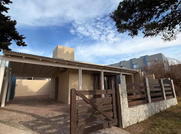 Casa · 80m² · 2 Dormitorios · 1 Cochera