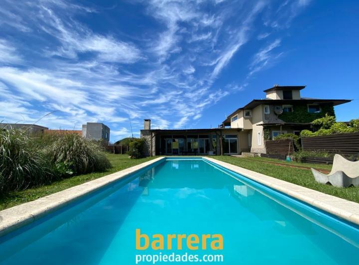 Casa · 225m² · 4 Ambientes