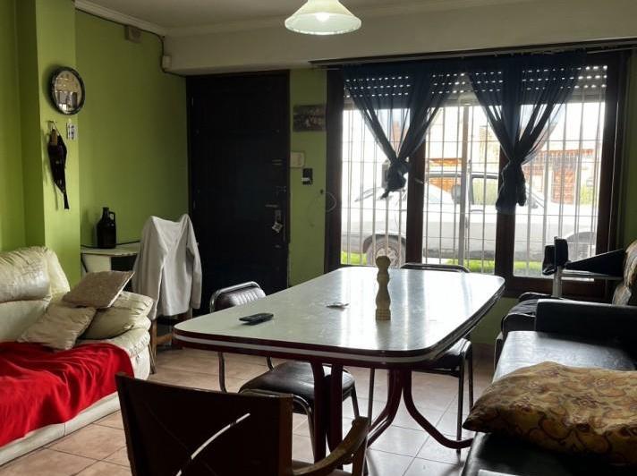Casa · 100m² · 3 Ambientes · 2 Cocheras