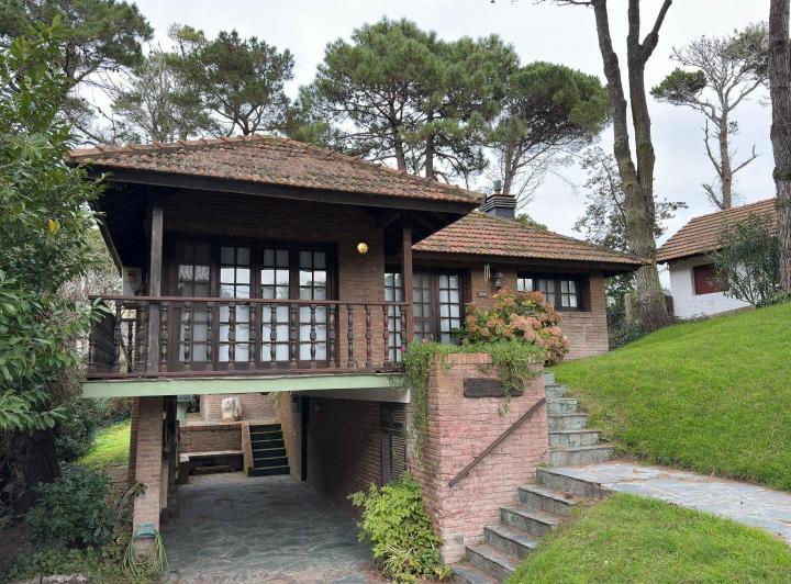 Casa · 151m² · 4 Ambientes · 1 Cochera