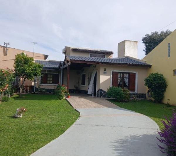 Casa · 107m² · 3 Ambientes · 1 Cochera