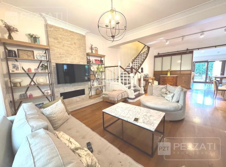 Casa · 200m² · 4 Ambientes · 1 Cochera