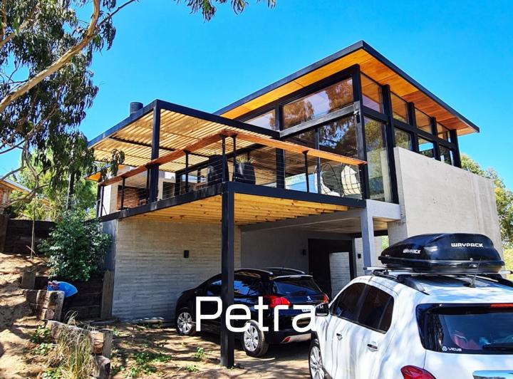 Casa · 200m² · 4 Ambientes · 1 Cochera