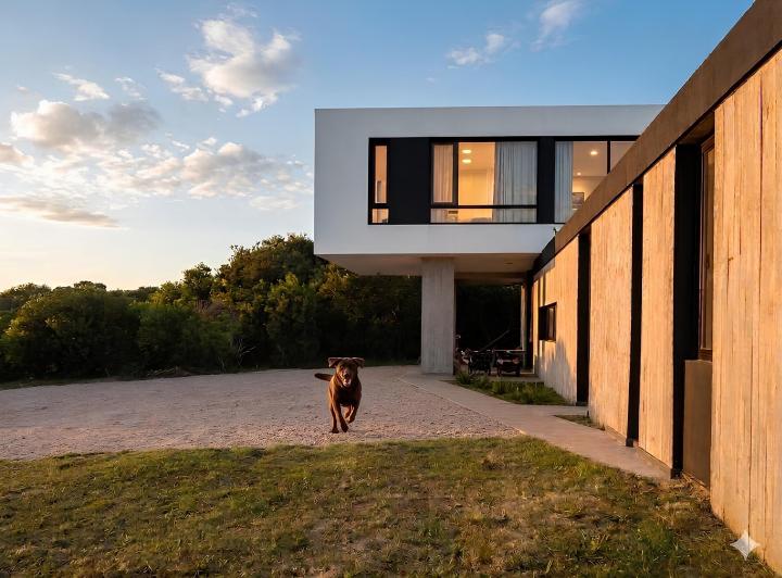 Casa · 260m² · 7 Ambientes · 5 Cocheras