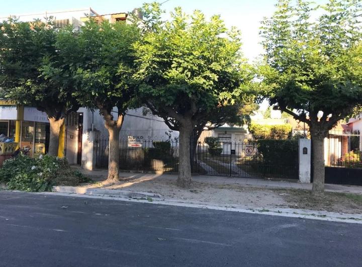 Casa · 400m² · 7 Ambientes · 1 Cochera