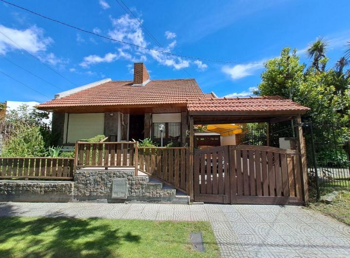 Casa · 237m² · 5 Ambientes · 1 Cochera
