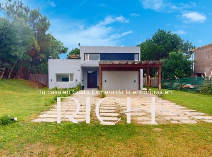 Casa · 194m² · 5 Ambientes · 1 Cochera