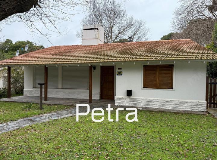 Casa · 140m² · 4 Ambientes · 1 Cochera