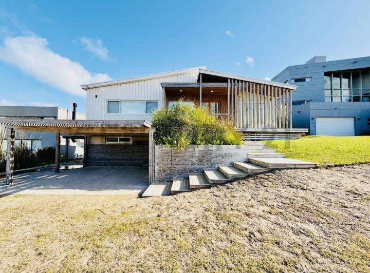 Casa · 202m² · 5 Ambientes · 1 Cochera