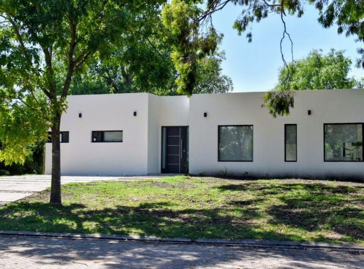 Casa · 156m² · 4 Ambientes · 1 Cochera