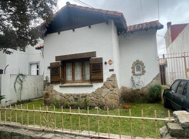 Casa · 209m² · 4 Ambientes · 1 Cochera