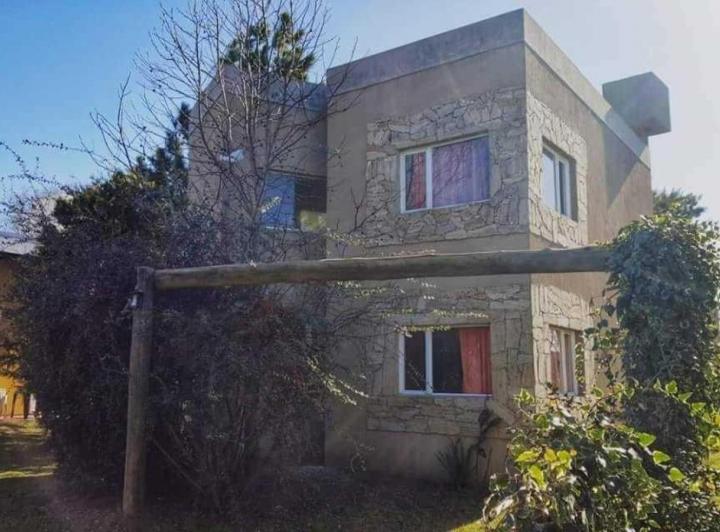 Casa · 90m² · 3 Ambientes · 1 Cochera