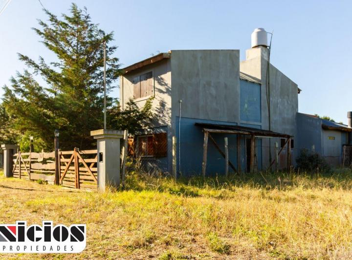 Casa · 1m² · 4 Ambientes · 1 Cochera