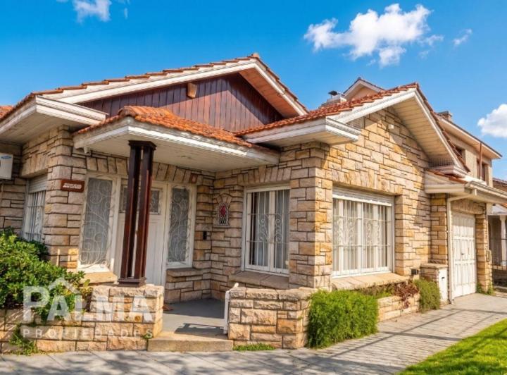 Casa · 120m² · 3 Ambientes · 1 Cochera