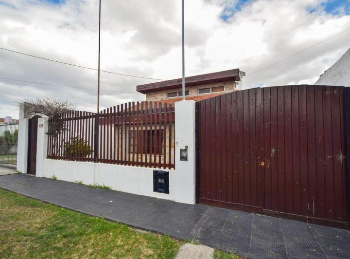 Casa · 134m² · 5 Ambientes · 1 Cochera