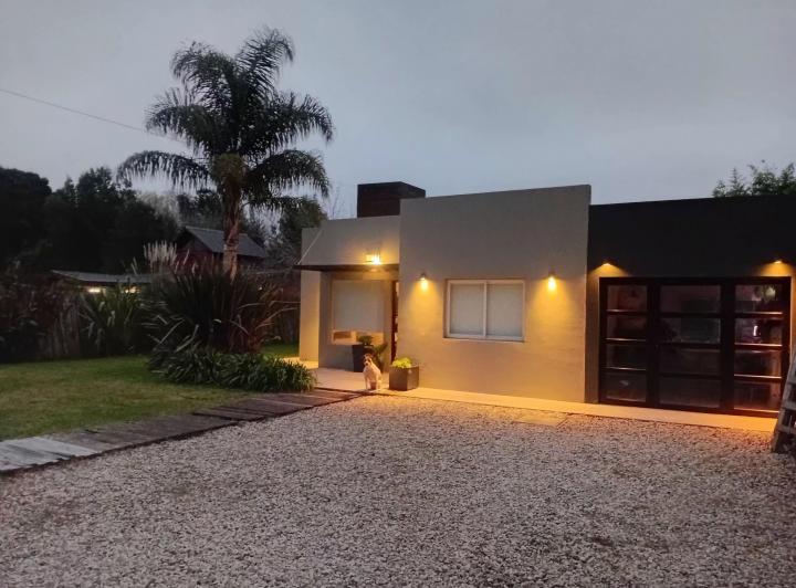 Casa · 100m² · 3 Ambientes · 2 Cocheras