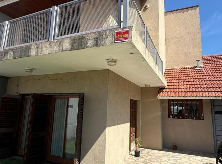 Casa · 190m² · 4 Ambientes · 1 Cochera