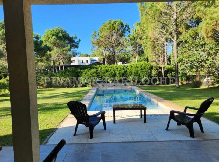Casa · 280m² · 6 Ambientes · 2 Cocheras