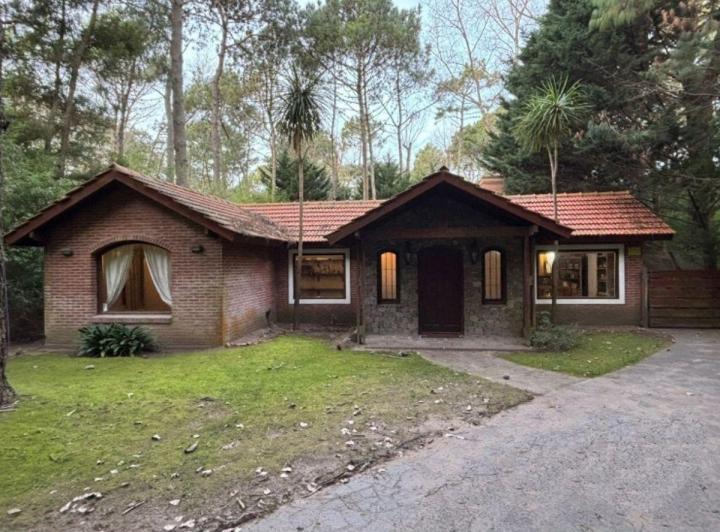Casa · 135m² · 4 Ambientes · 1 Cochera