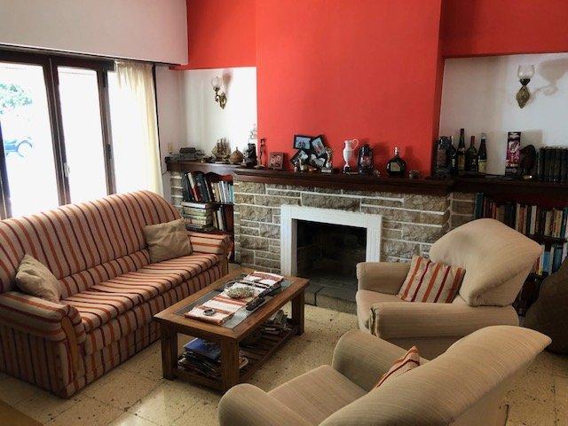 Casa · 160m² · 4 Ambientes · 1 Cochera