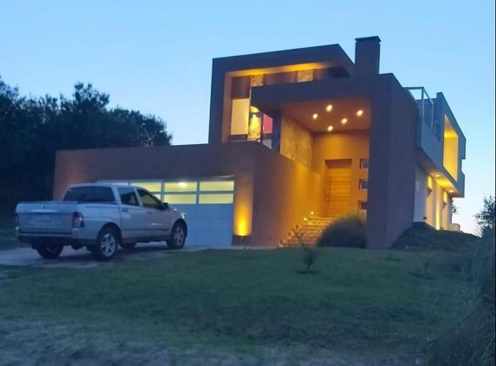 Casa · 198m² · 4 Ambientes · 1 Cochera