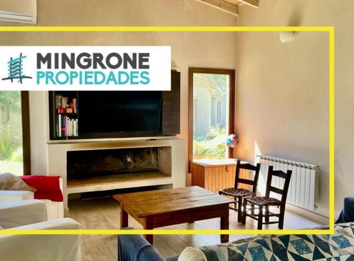 Casa · 213m² · 5 Ambientes · 2 Cocheras