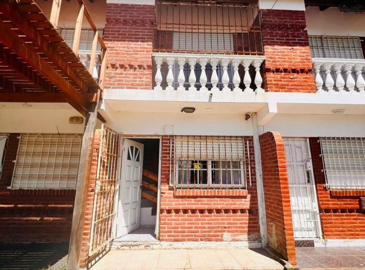 Casa · 1m² · 4 Ambientes · 1 Cochera