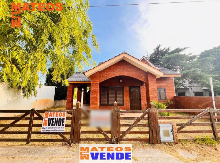 Casa · 1m² · 4 Ambientes · 1 Cochera