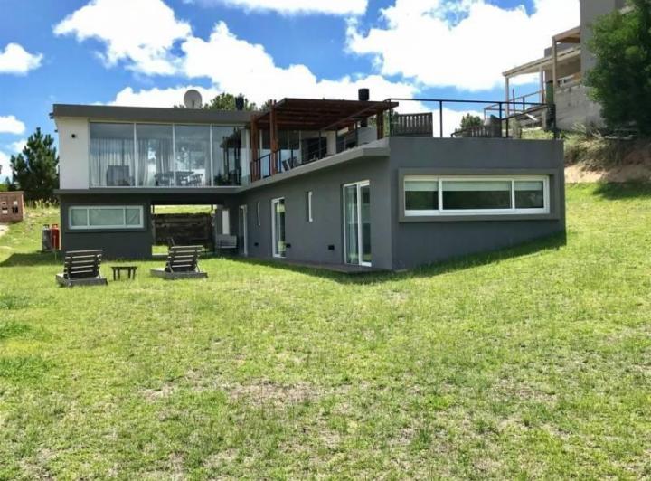 Casa · 190m² · 5 Ambientes · 1 Cochera