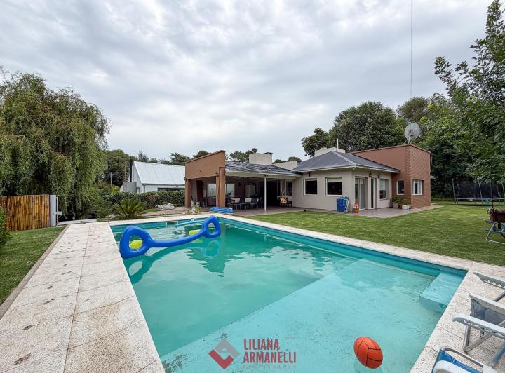 Casa · 772m² · 3 Dormitorios