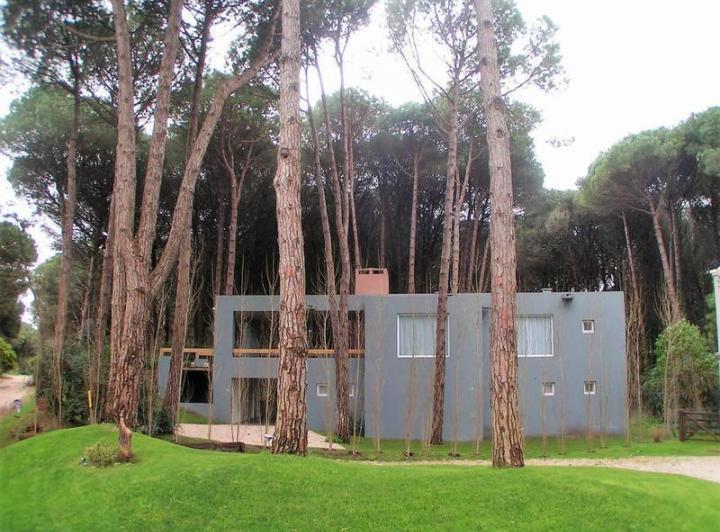 Casa · 160m² · 6 Ambientes · 1 Cochera