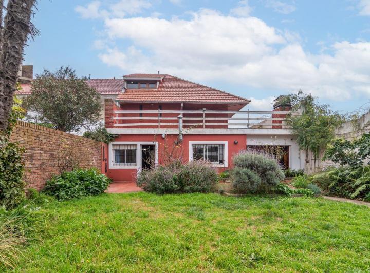 Casa · 209m² · 4 Ambientes · 3 Cocheras