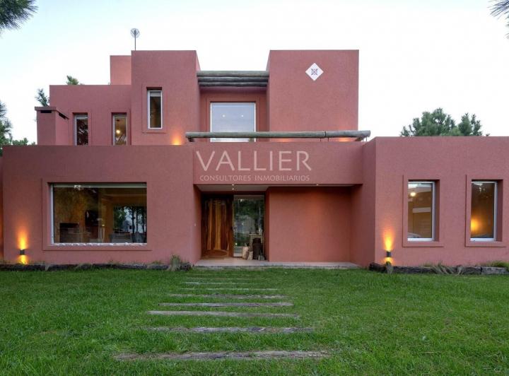 Casa · 166m² · 4 Ambientes · 1 Cochera
