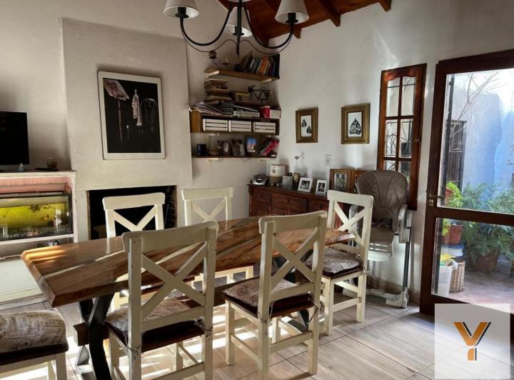 Casa · 90m² · 5 Ambientes · 1 Cochera