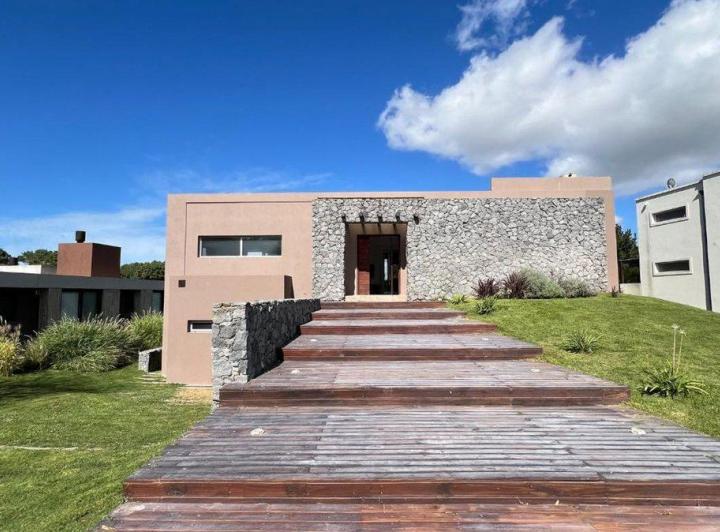 Casa · 216m² · 5 Ambientes