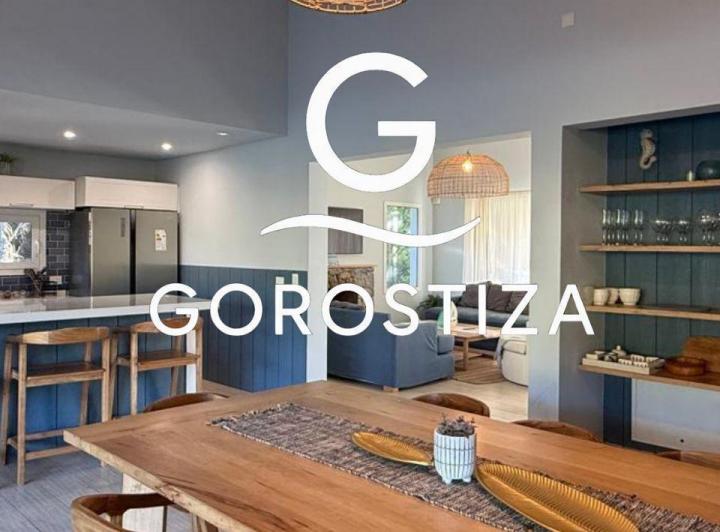 Casa · 200m² · 5 Ambientes
