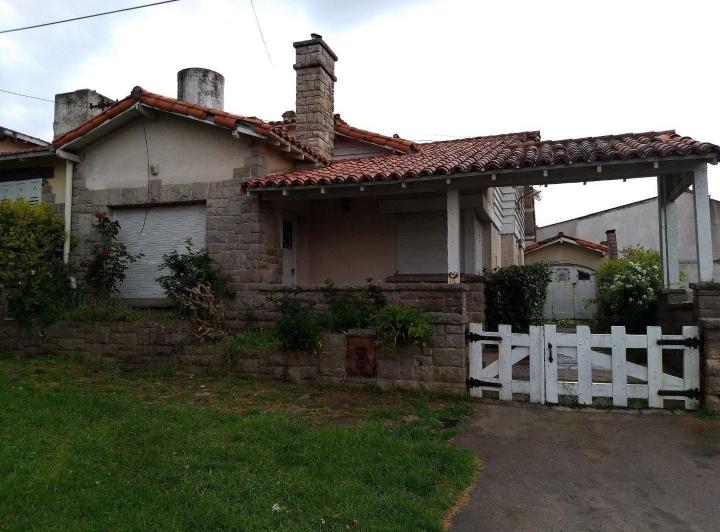 Casa · 233m² · 4 Dormitorios · 1 Cochera