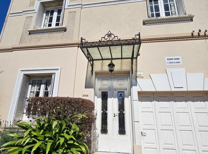 Casa · 345m² · 12 Ambientes · 2 Cocheras