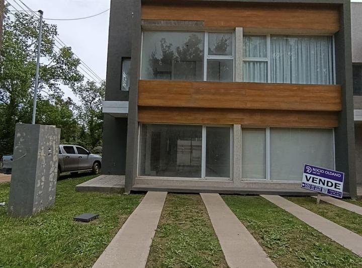 Casa · 75m² · 3 Ambientes · 1 Cochera