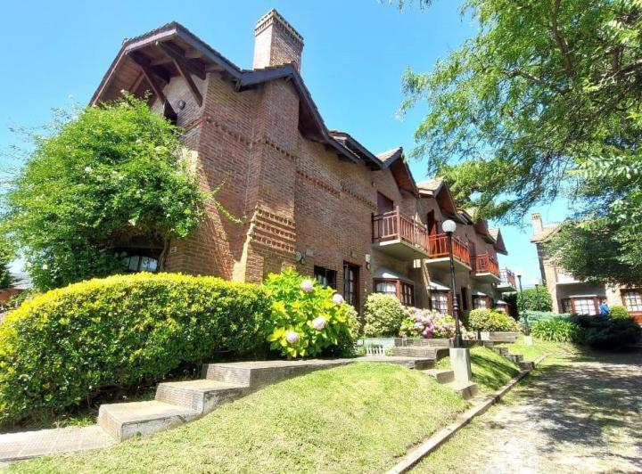 Casa · 106m² · 3 Ambientes · 1 Cochera