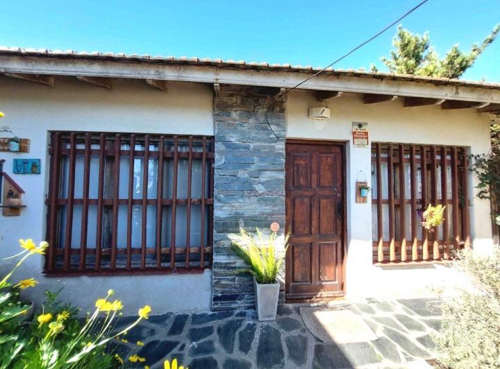 Casa · 79m² · 2 Ambientes · 1 Cochera