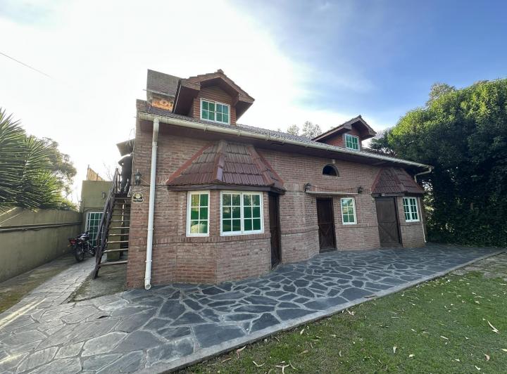 Casa · 280m² · 7 Ambientes