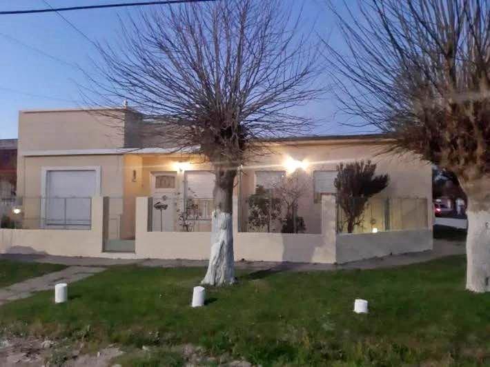 Casa · 215m² · 3 Ambientes · 1 Cochera