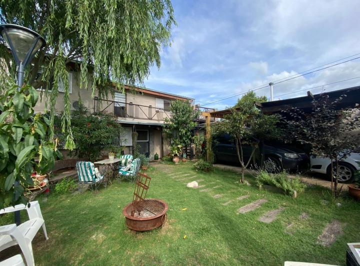 Casa · 200m² · 6 Ambientes · 2 Cocheras