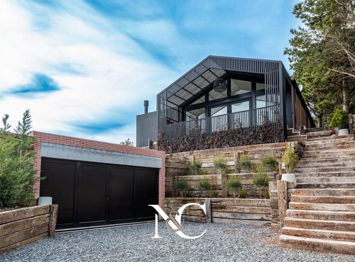 Casa · 280m² · 4 Ambientes · 2 Cocheras