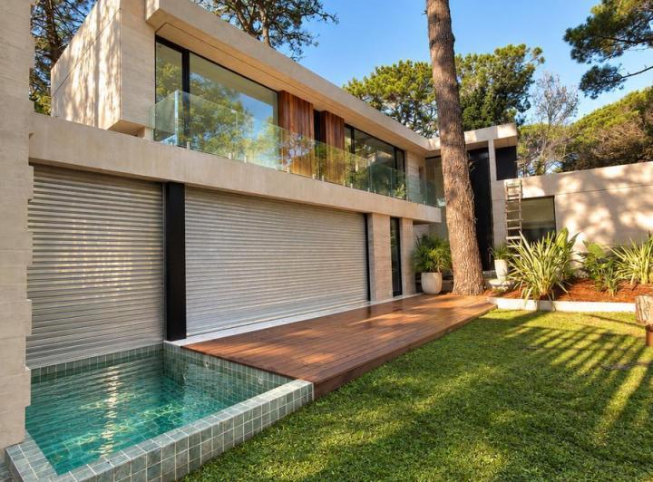 Casa · 308m² · 4 Ambientes · 2 Cocheras